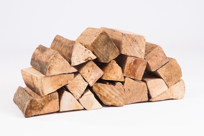 Brennholz (Buche) im Karton